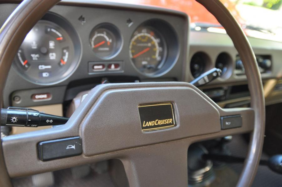 Панель приборов Toyota Land Cruiser 60 (FJ60) 1984 года  (NA) (фото 124 из 251)